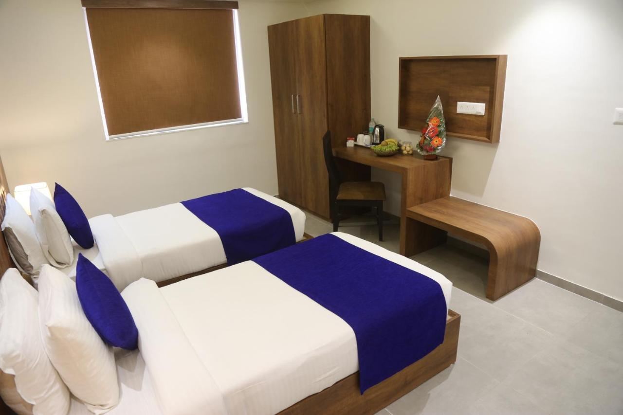 Hotel Nova Pride Райкот Екстериор снимка