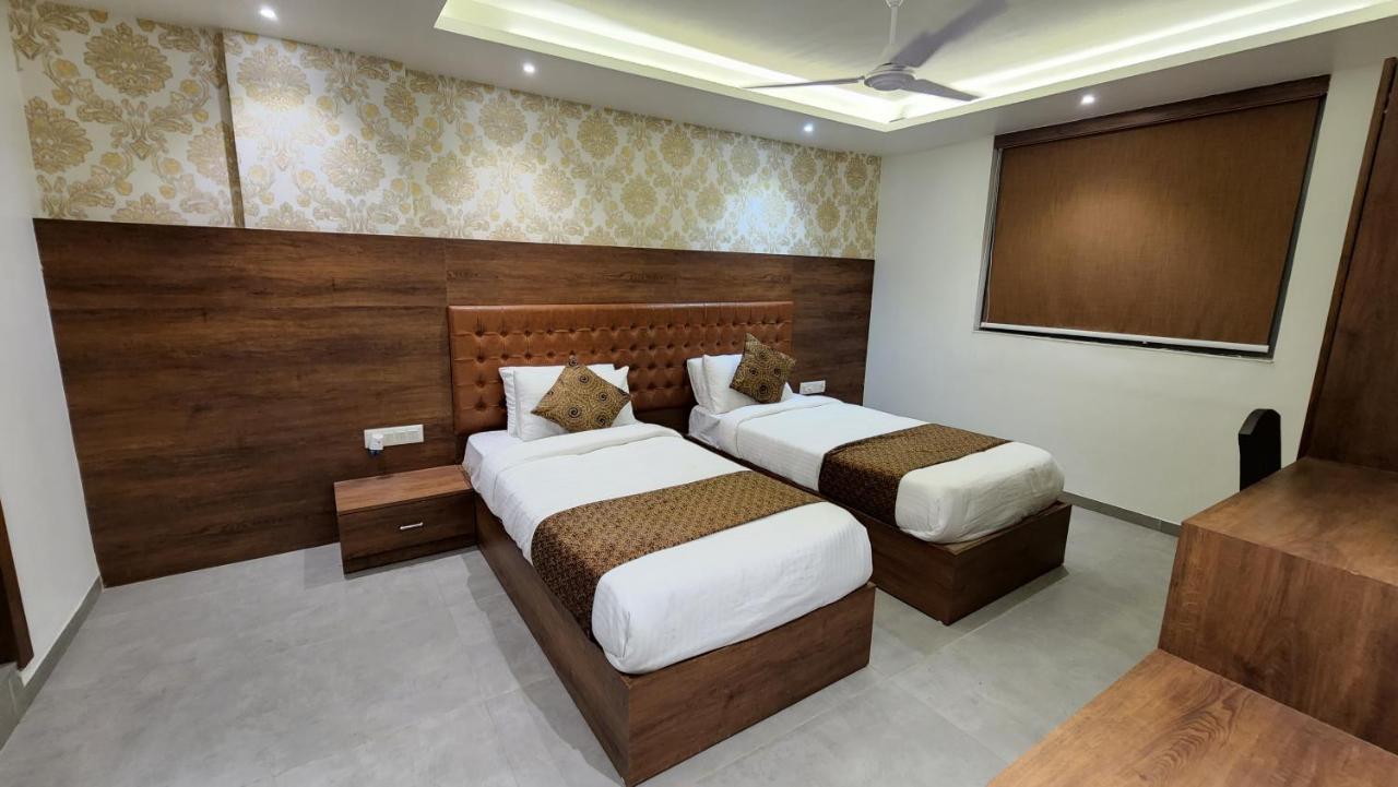 Hotel Nova Pride Райкот Екстериор снимка