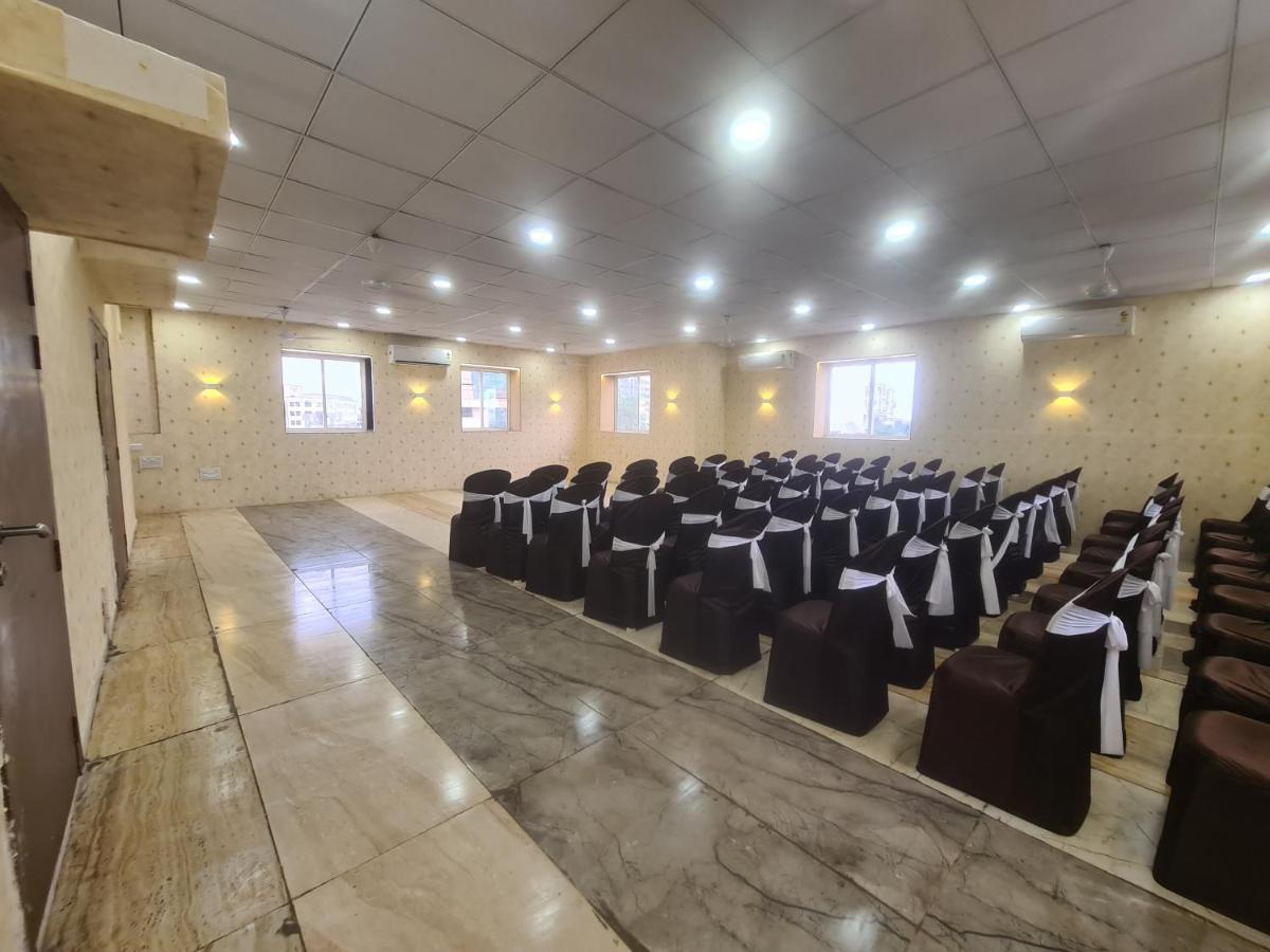 Hotel Nova Pride Райкот Екстериор снимка