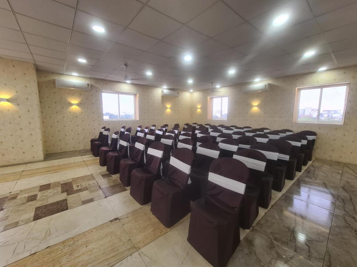 Hotel Nova Pride Райкот Екстериор снимка