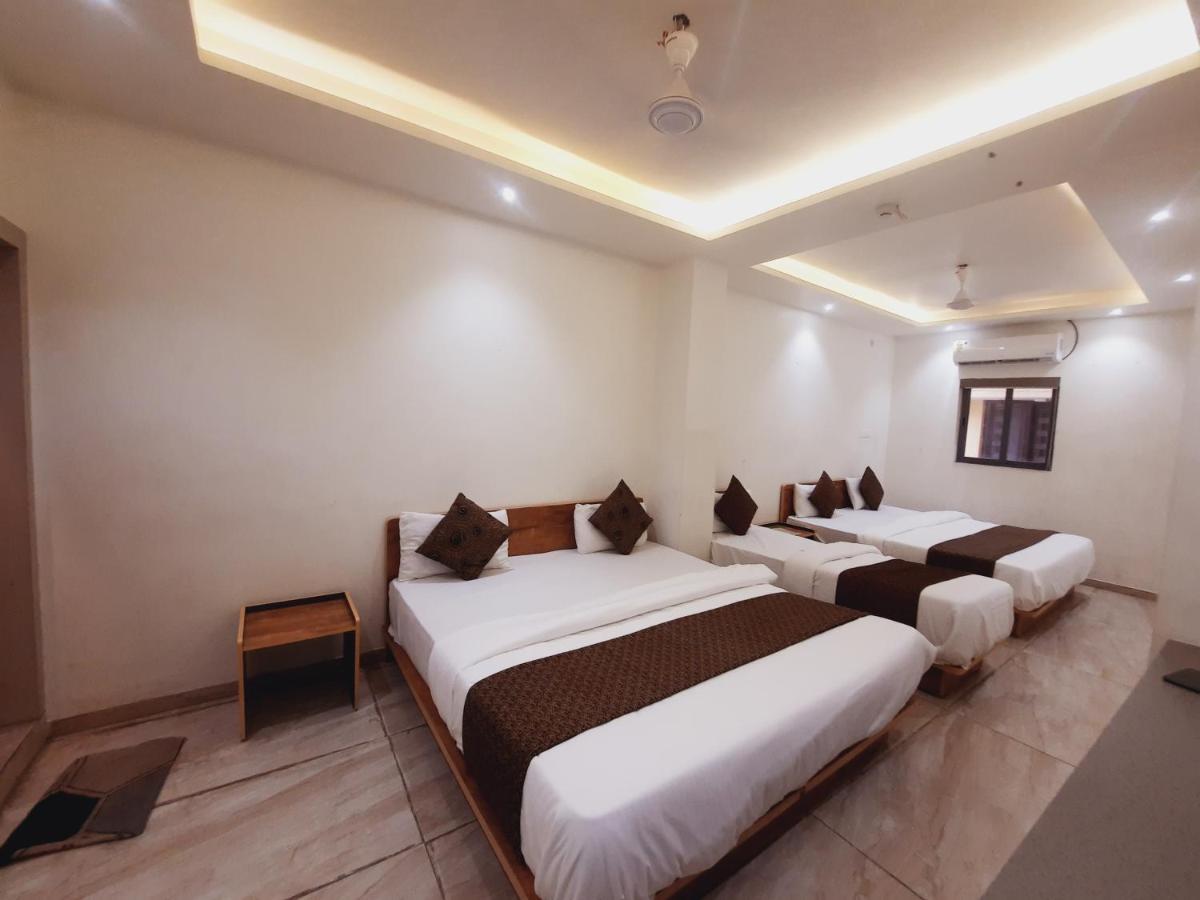 Hotel Nova Pride Райкот Екстериор снимка