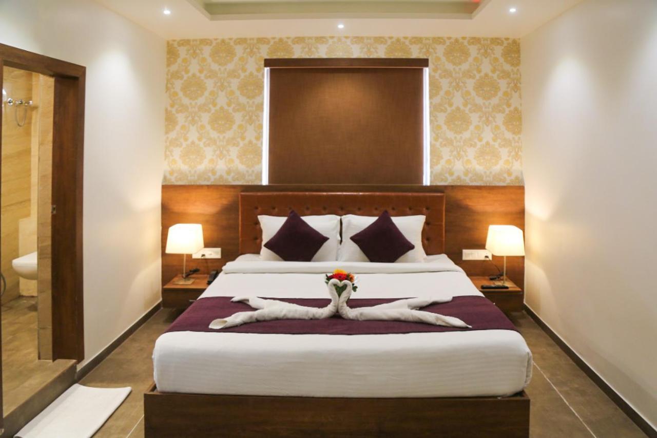 Hotel Nova Pride Райкот Екстериор снимка