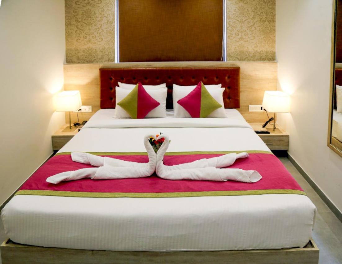 Hotel Nova Pride Райкот Екстериор снимка