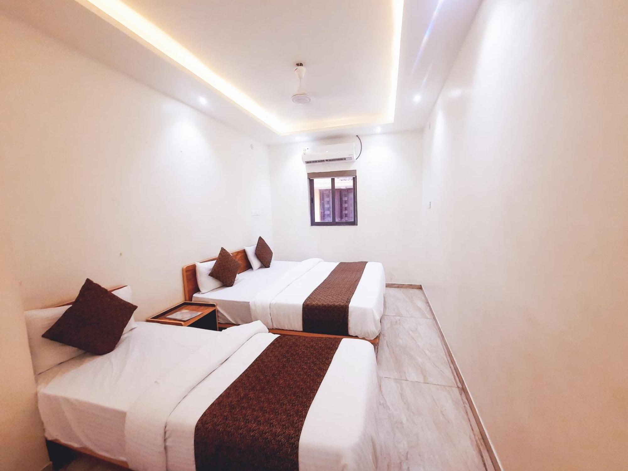 Hotel Nova Pride Райкот Екстериор снимка