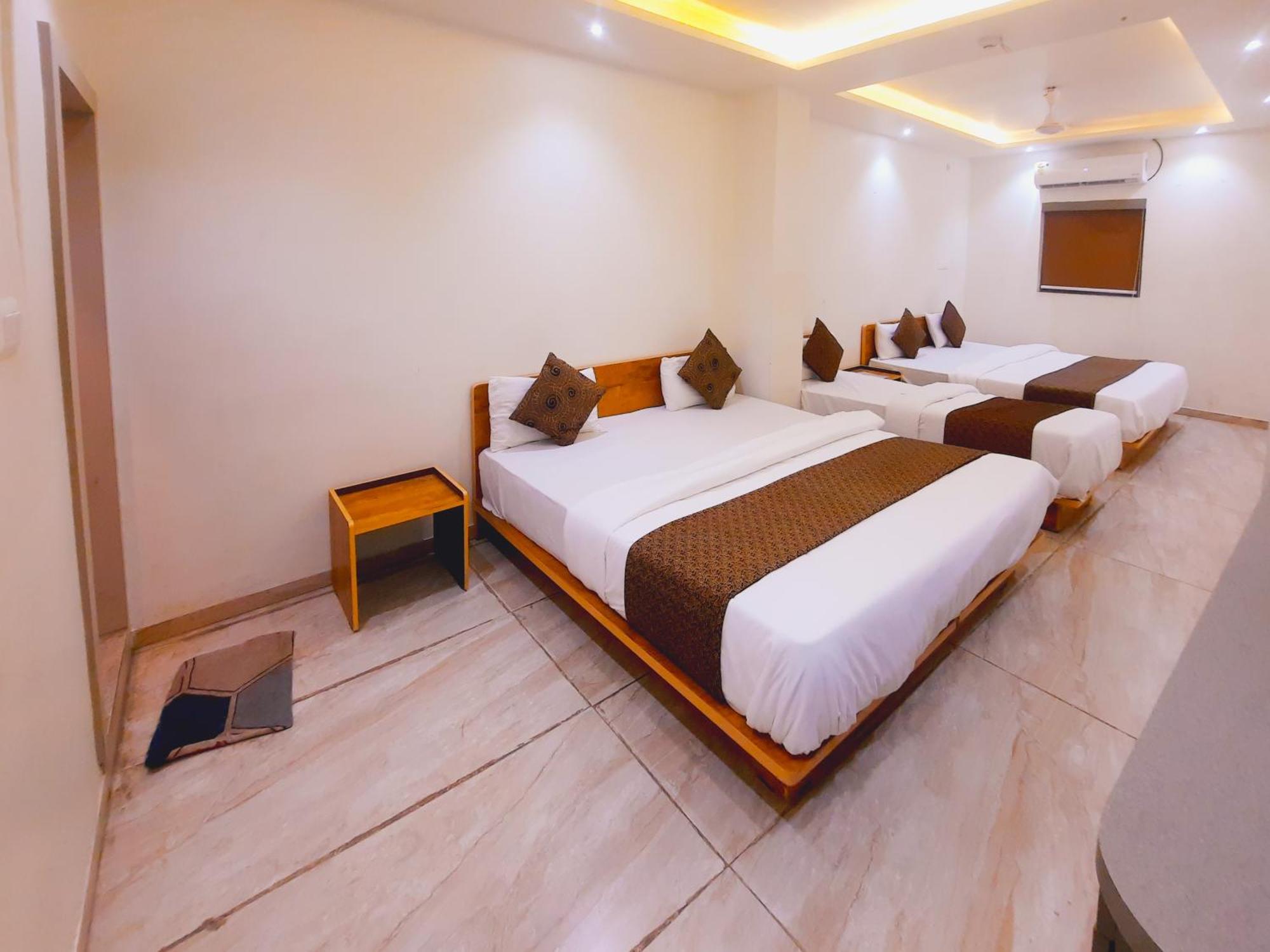 Hotel Nova Pride Райкот Екстериор снимка