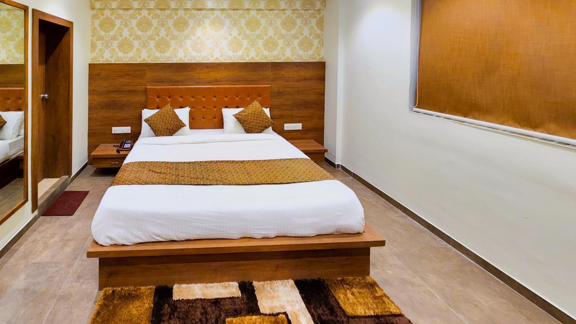 Hotel Nova Pride Райкот Екстериор снимка
