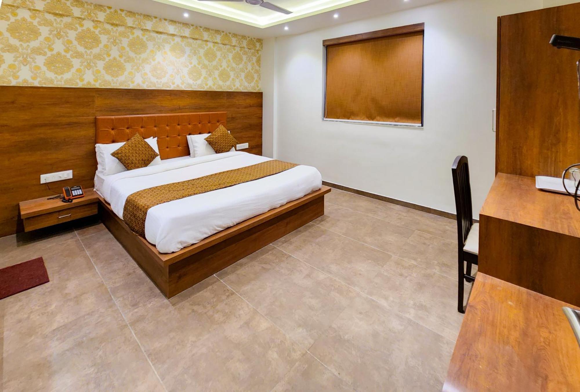 Hotel Nova Pride Райкот Екстериор снимка