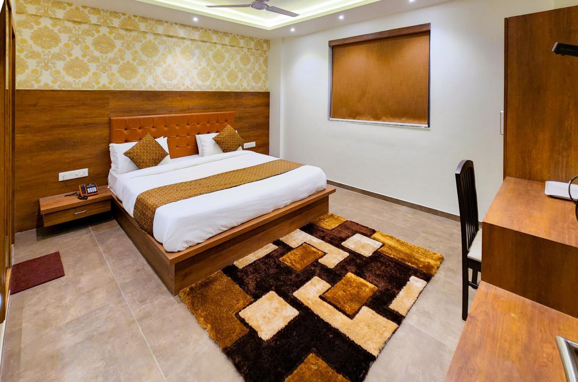 Hotel Nova Pride Райкот Екстериор снимка
